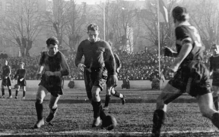    Григорий Федотов (по центру) / Источник фото: ПФК ЦСКА