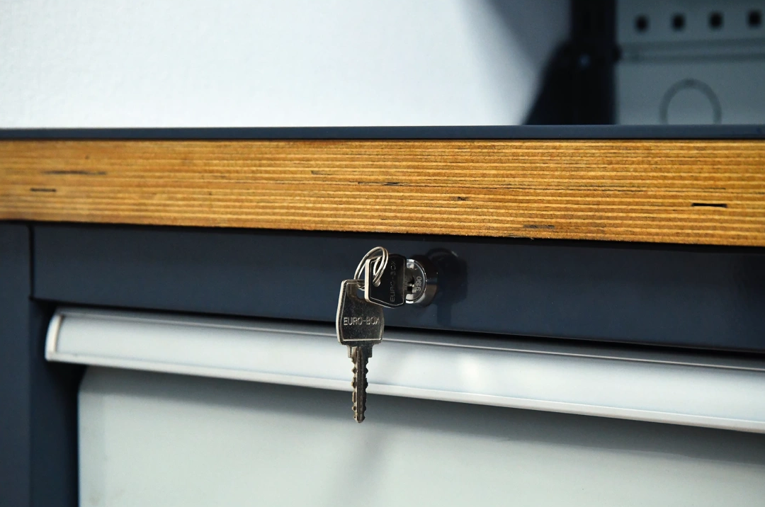 Верстак слесарный