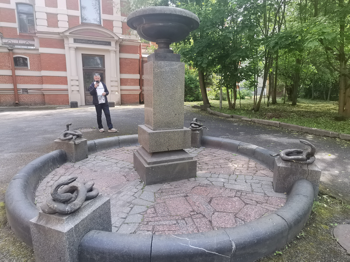 Фонтан установлен в 1935 году