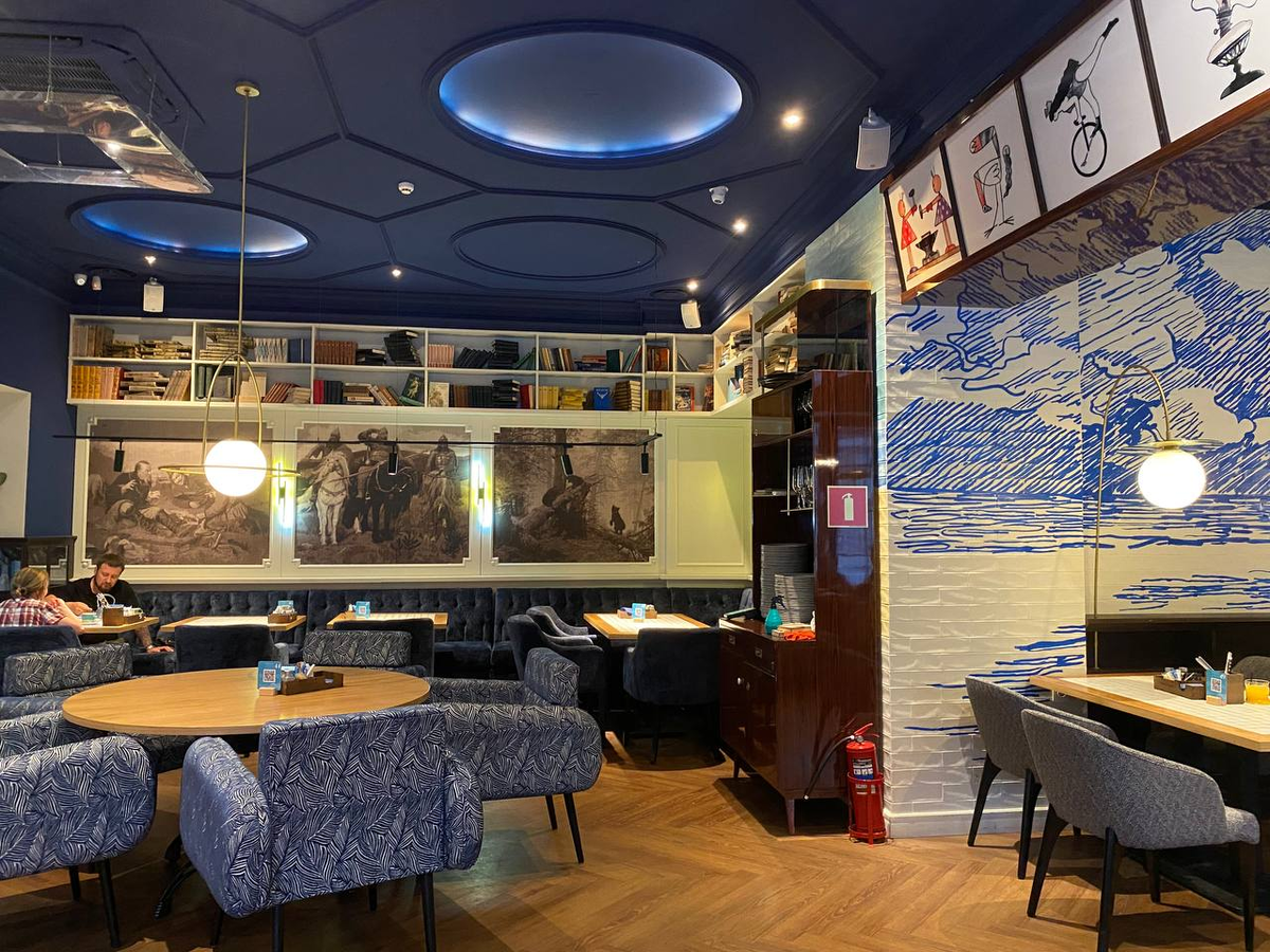 Дальний зал налево от входа