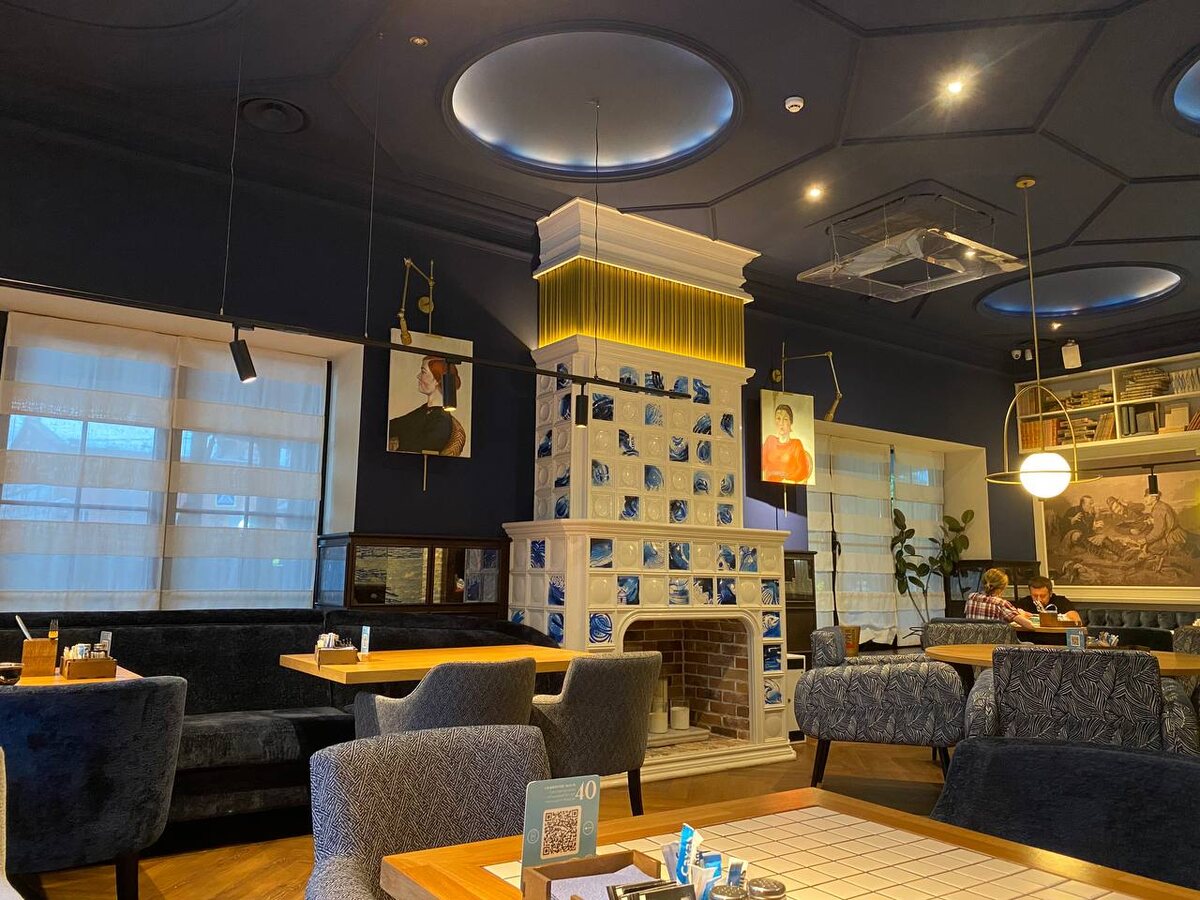 Дальний зал налево от входа