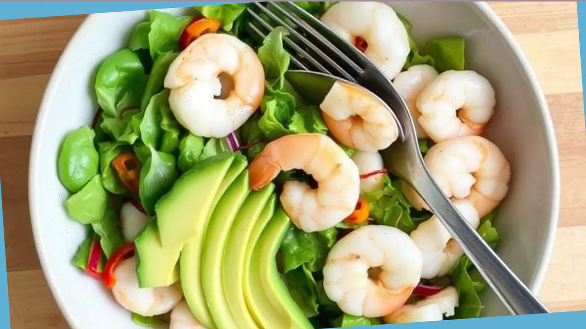 Как приготовить салат с креветками и авокадо

