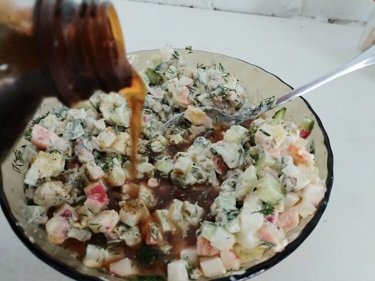     Квас может освежать, но присутствие алкоголя и сахара зачастую приводят к изжоге у людей с хроническими заболеваниями. Фото: Архив МК в Великом Новгороде