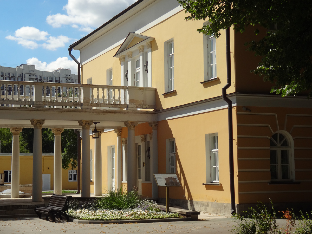 Спецкорпуса для труппы сохранились и сегодня. Фото автора