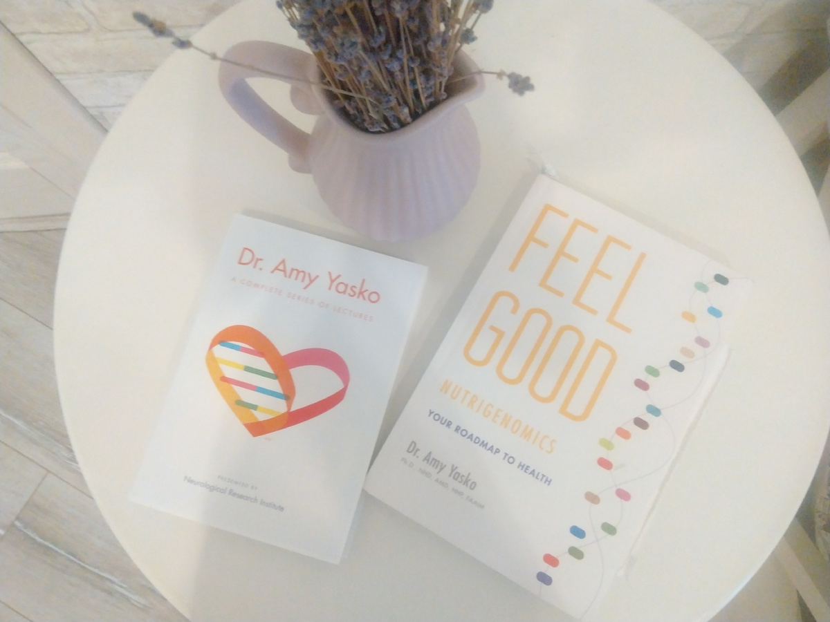 Одна из книг Э.Яско и видеолекции (из моей домашней "коллекции")