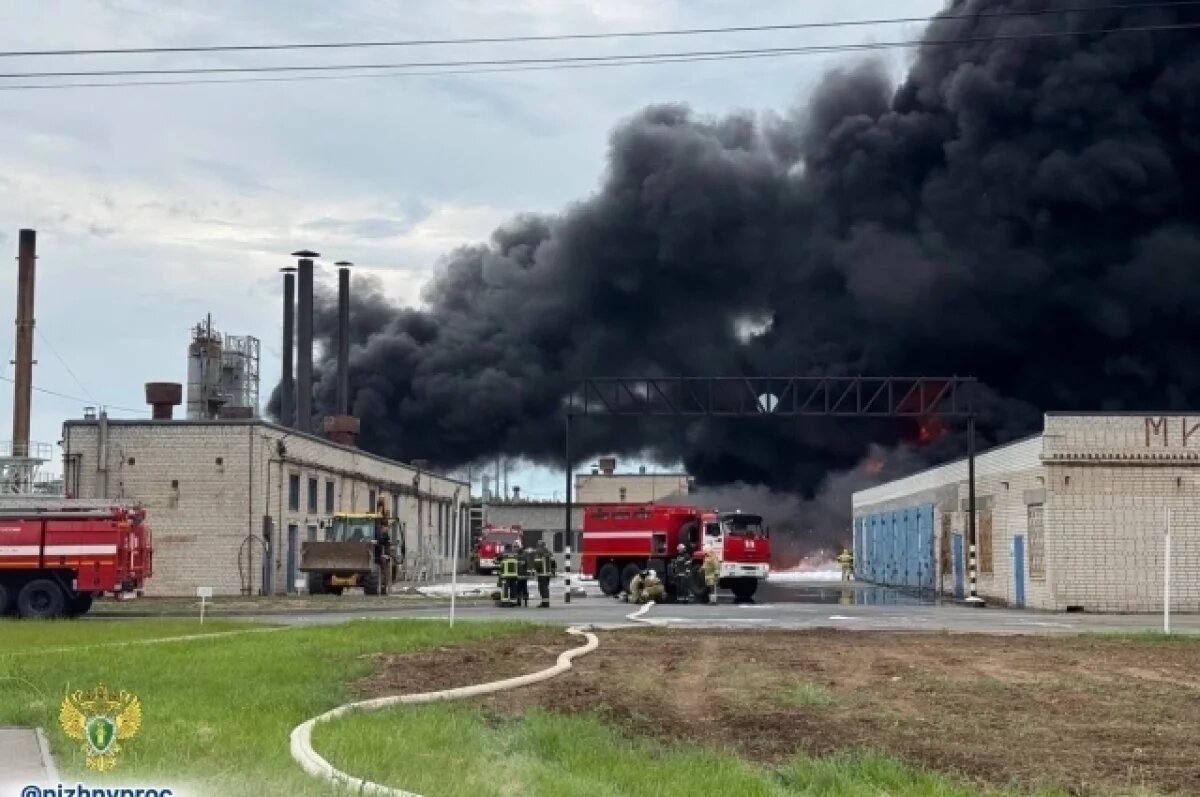    В Кстово ликвидируют пожар на производстве битума
