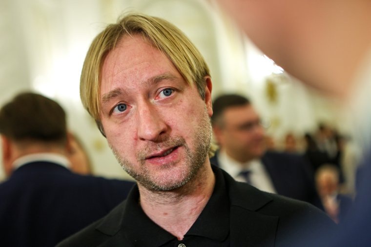    Евгений сделал пластику в 42 года