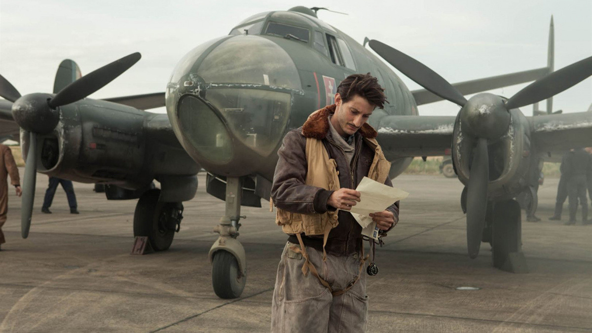 Кадр из телесериала "Уловка - 22"