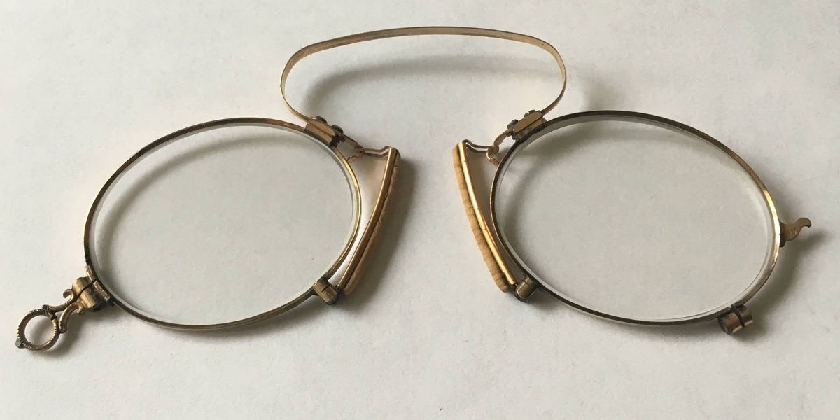 - Аркадий Варламович, вам ваша сложность идет, как Соеву пенсне!