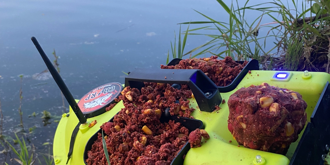 Обзор на прикормочный кораблик D18B GPS 5200+12000 мАч