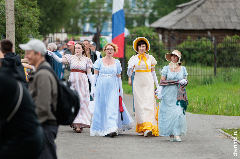    Три площадки открылись на территории усадьбы Гальских.