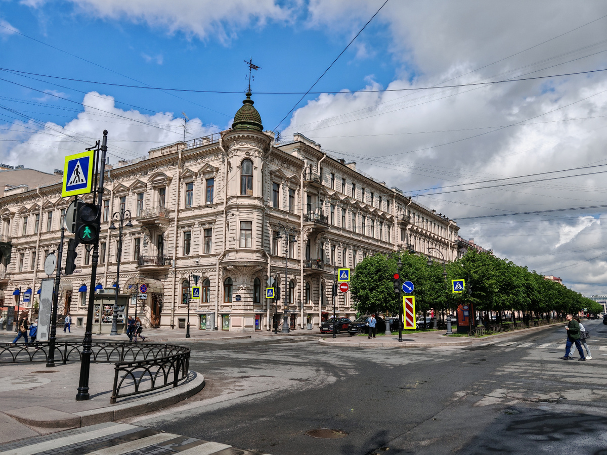 В районе ст. метро Чернышевская