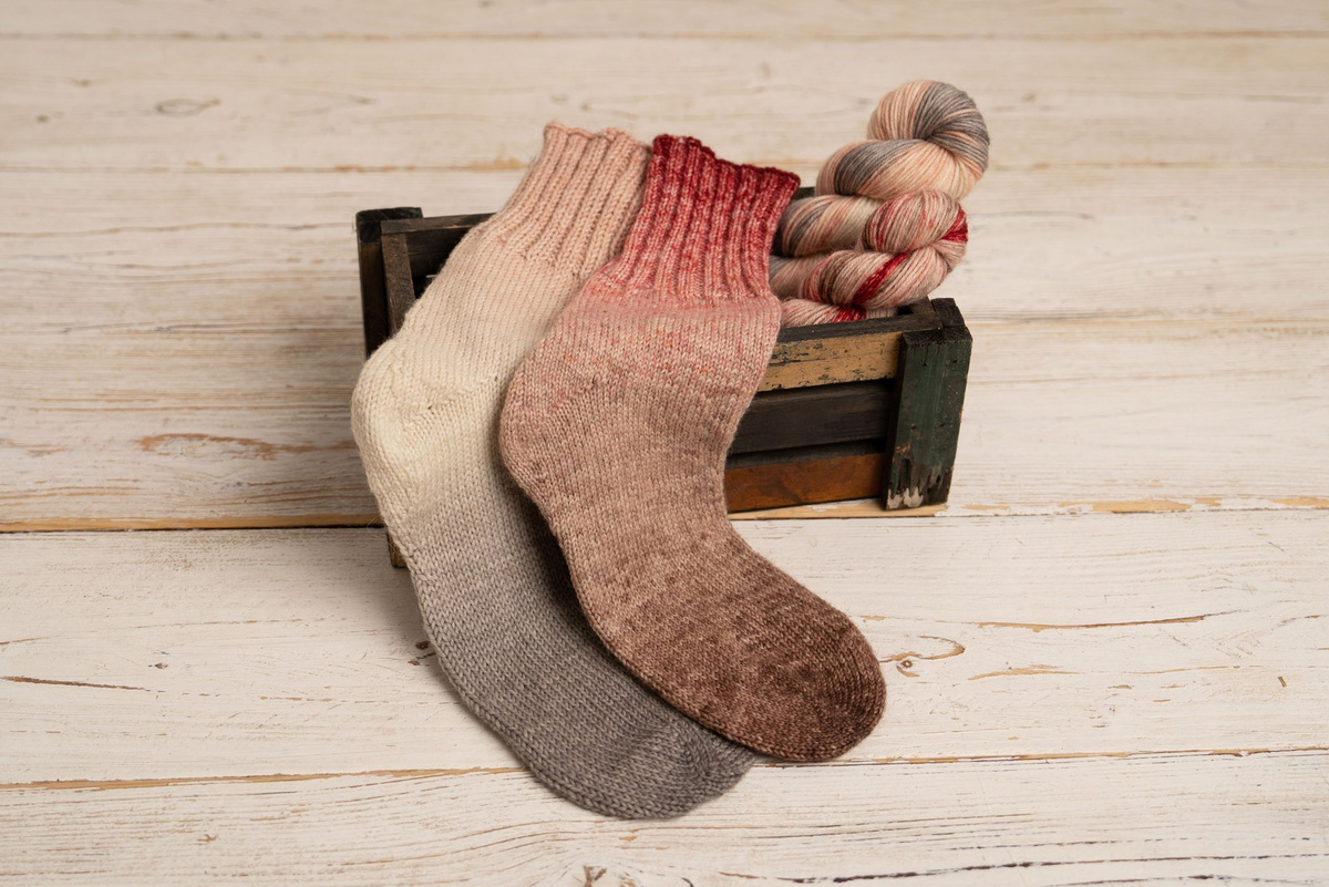 Даа разных градиента: носки из пряжи курса "Крашу пряжу для любимых носков"