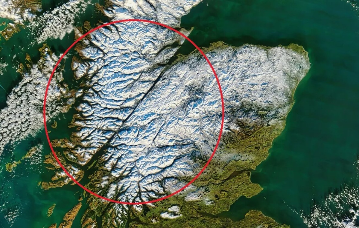    Разлом Грейт-Глен, вид со спутника. Источник изображения: iflscience.com