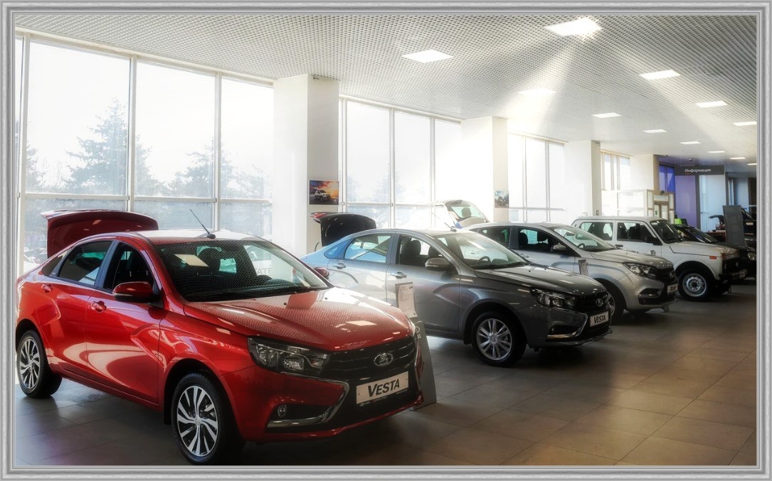 И вот я, как говорится, вооружён наблюдениями, фактами и немного здоровым сарказмом, делюсь с вами, что сегодня творится в официальных салонах Lada.
