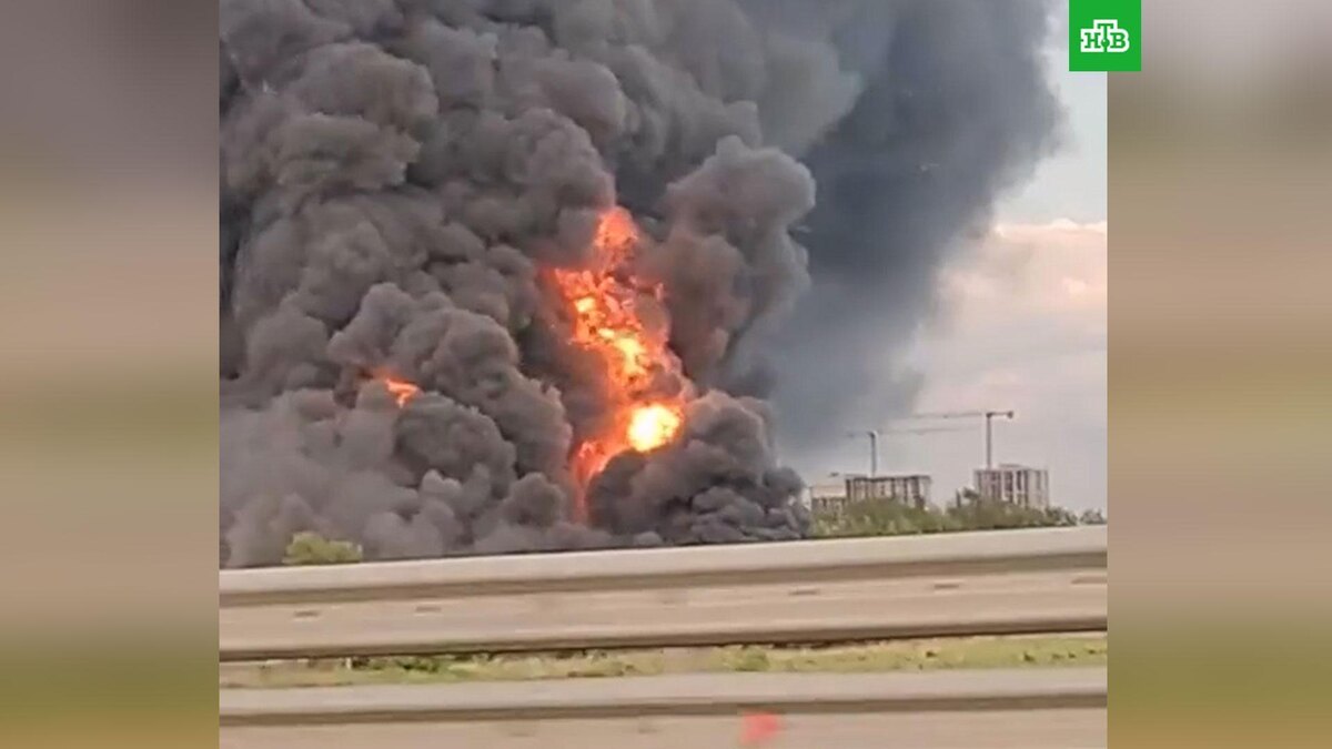    В Подмосковье полыхает склад в Пушкино