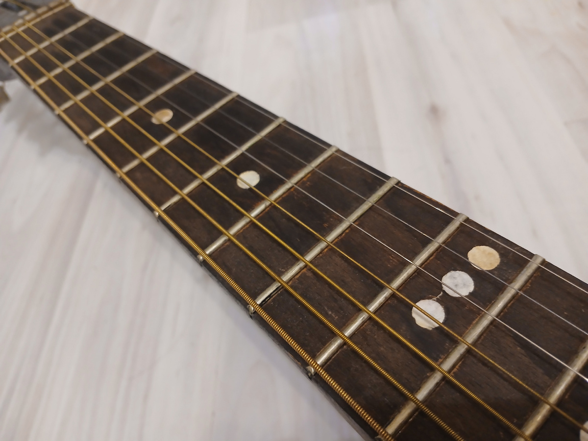 Новые лады. И гриф покрашенный краской для волос.