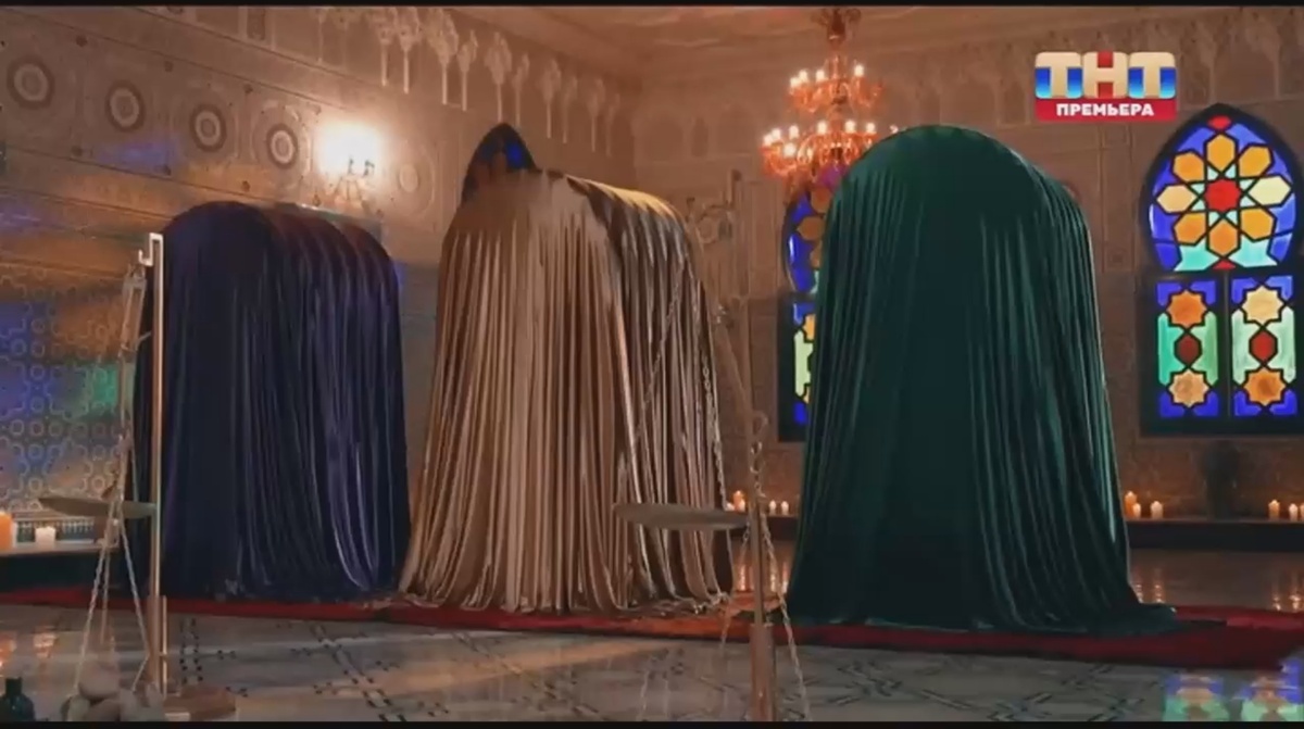 Клетки с пленниками