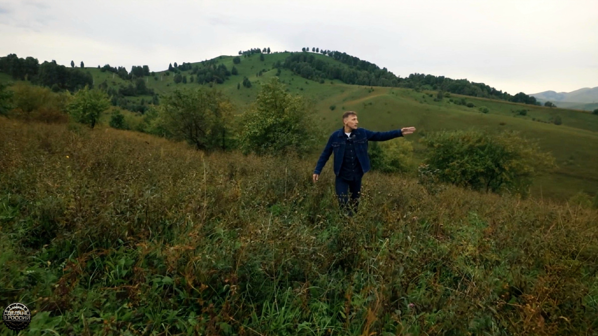 В километре от меня, располагается гора «Чертов Палец».