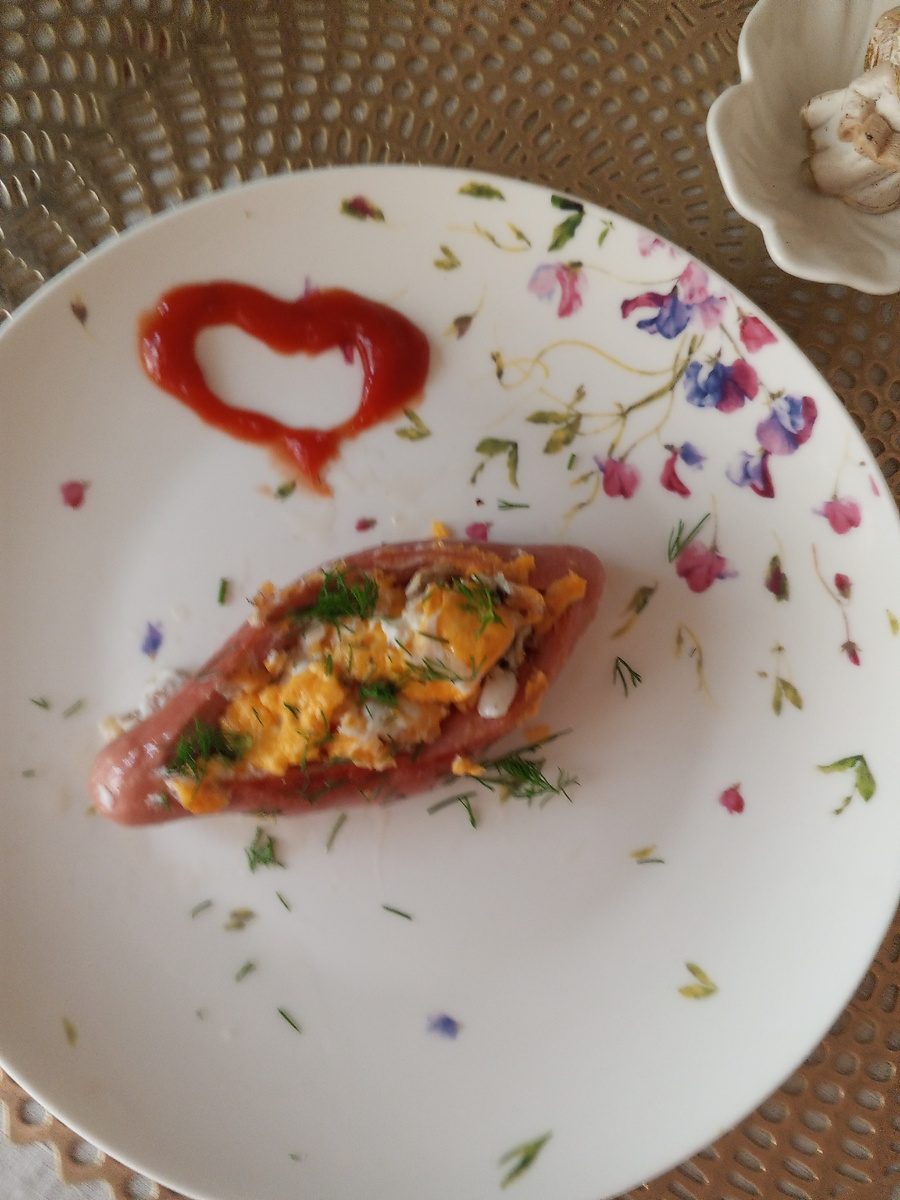 Яичница в сосиске 