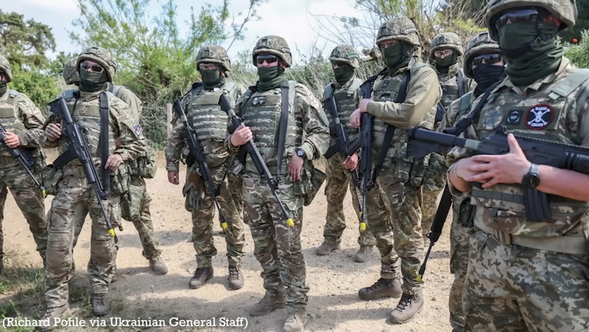 Автоматы IWI Galil ACE на фотографиях с тренировок украинцев в Великобритании