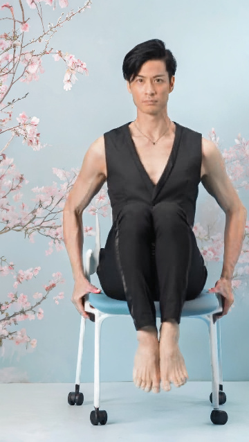 Начальная поза в упражнении. Отредактированное фото из открытых источников