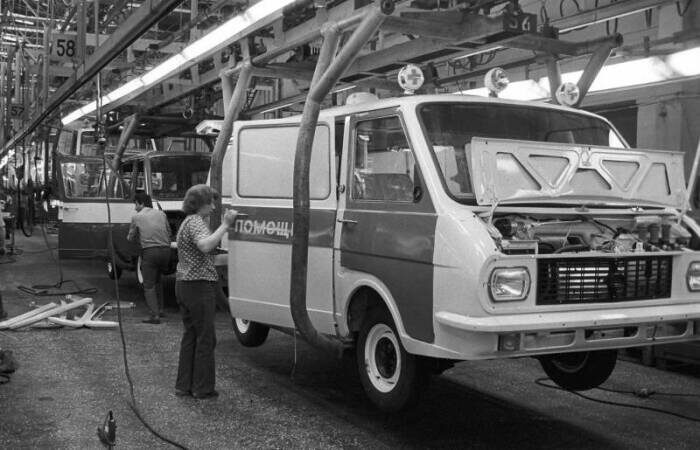 Фабрика росла на протяжении многих лет. /Фото: en.topwar.ru.