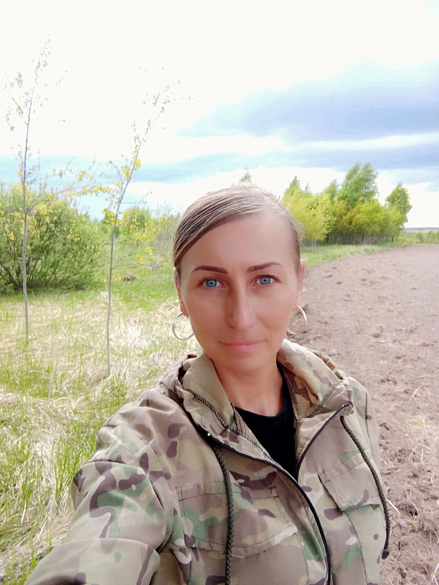 Копать и тренироваться не перестала, хоть и жжёт в груди. Себя обследую в последнюю очередь. 