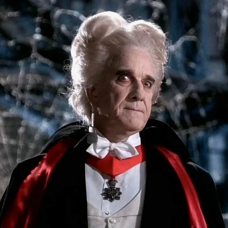 Граф Дракула в исполнении несравненного Лесли Нильсона