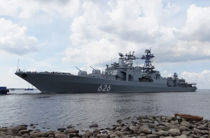 У БПК "Вице-адмирал Кулаков славное прошлое и возможная скорая модернизация впереди. Но даже в этом промежуточном состоянии он задаёт немцам перца. Фото МО РФ