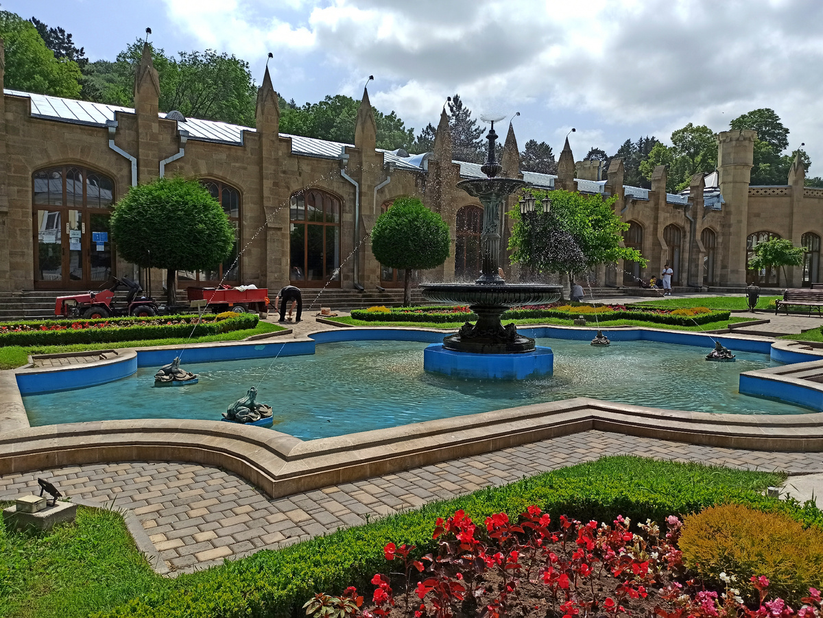 Нарзанная галерея в Кисловодске.