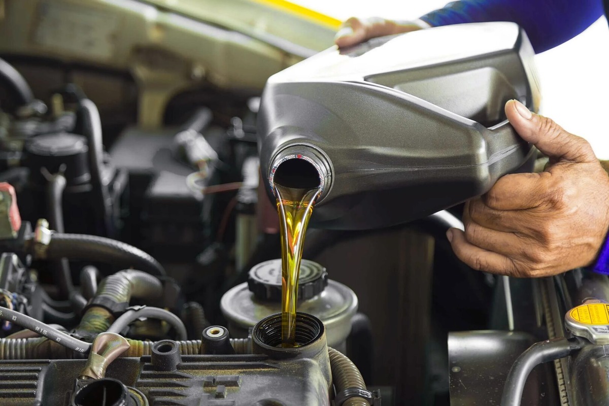 Фото заимствовано - https://rusdtp.ru/pochemu-maslo-iz-setevyh-magazinov-nelzya-zalivat-v-dvigatel-avtomobilya/