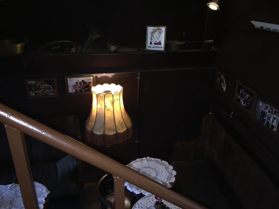 Кафе в шоколадном магазине (на нижнем этаже)