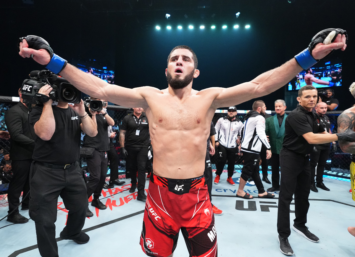 Ислам Махачев