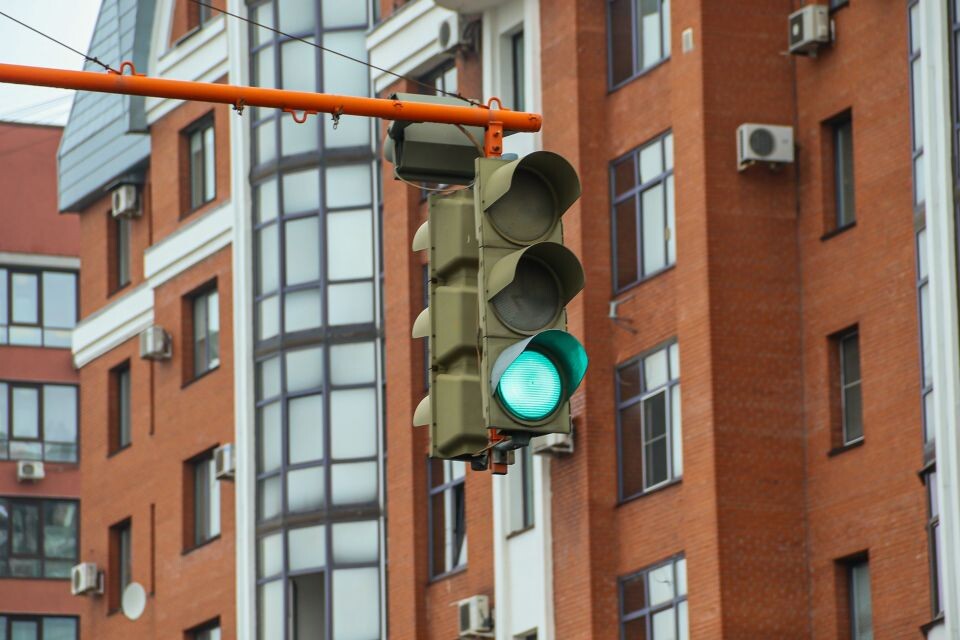    Светофор на перекрестке улицы Никитина и проспекта Комсомольский. Источник: Виталий Барабаш
