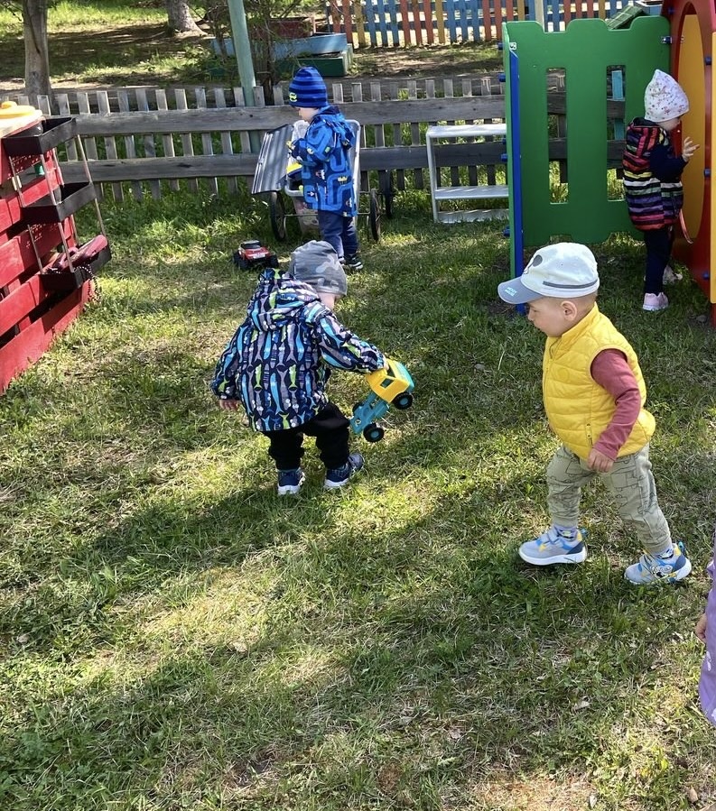 Прогулка в детском саду 