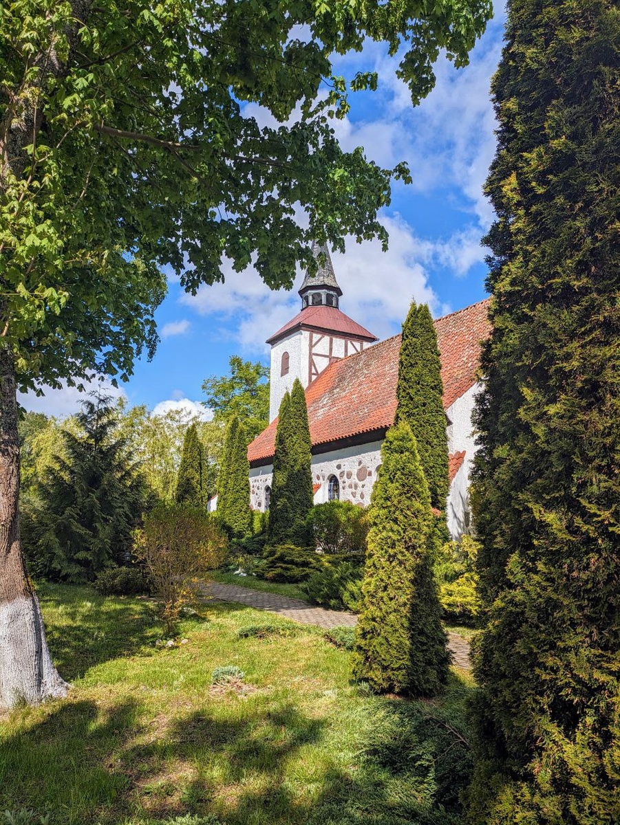 Кирха Хайлигенвальде. Фото: дзен канал "История одного ремонта и что было после".