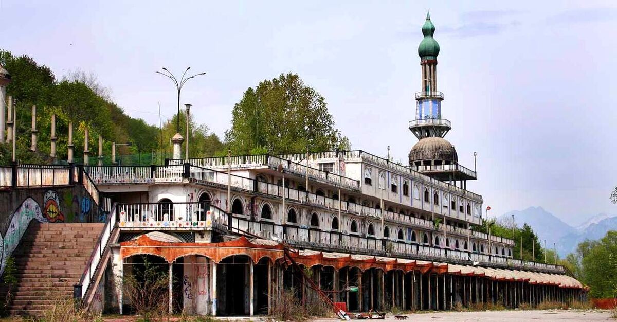 Бывший торговый центр. Источник: Яндекс картинки