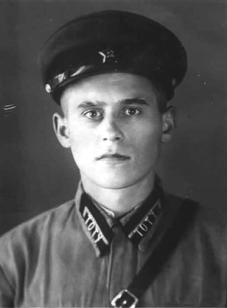    Иван Алексеенко за свой подвиг был награжден медалью «За боевые заслуги» и орденом Красной Звезды. admin