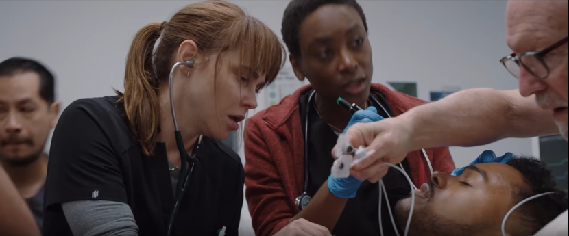 Кадр из сериала "Больница Питт".Режиссёры  Аманда Марсалис, Дэмиэн Маркано, Джон Уэллс