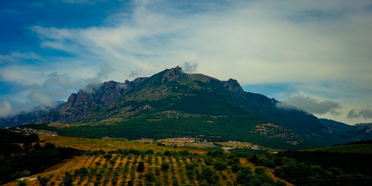 Село Лучистое у горы Демеоджи
