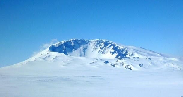 Под льдами Антарктиды обнаружены гигантские туннели