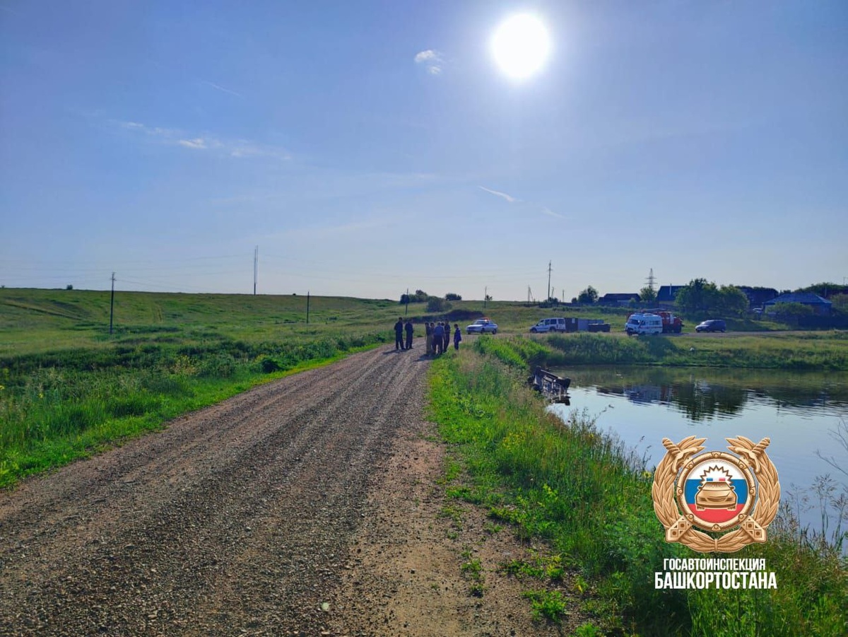    Водитель иномарки опрокинулся в водоем в Кармаскалинском районе Башкортостана