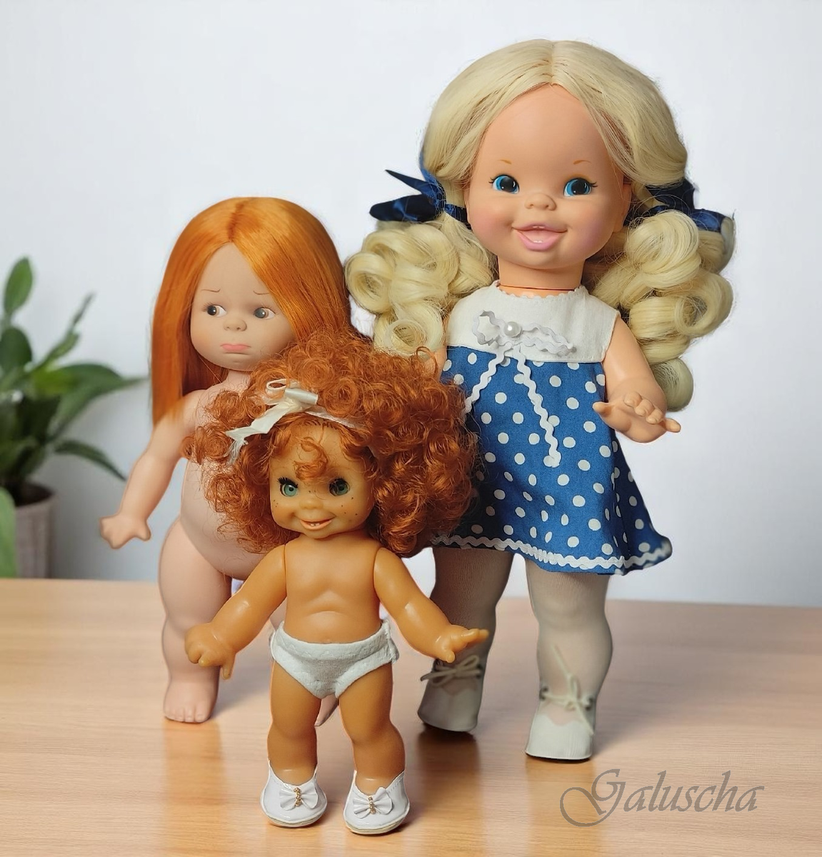 Винтажные куколки с новыми шевелюрами. 