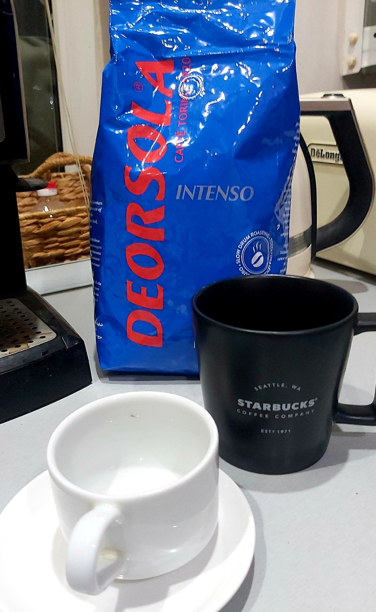 Купили сегодня 2 кг кофе, арабика 80/робуста 20, итальянская обжарка, 2 070р. пакет, у частного поставщика, на 2-х хватает на месяц на утро еспрессо/американо 1 раз в день. То есть 69 рублей вместе)))).А Deorsola отличная марка. Лично я рекомендую!