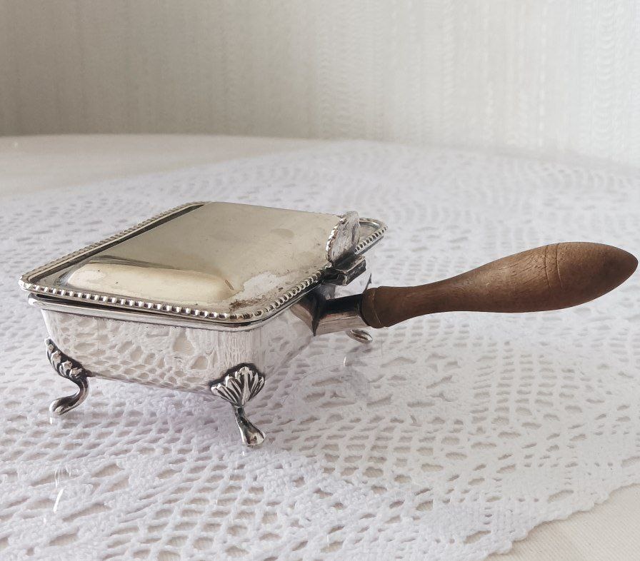 Молчаливый дворецкий, батлер