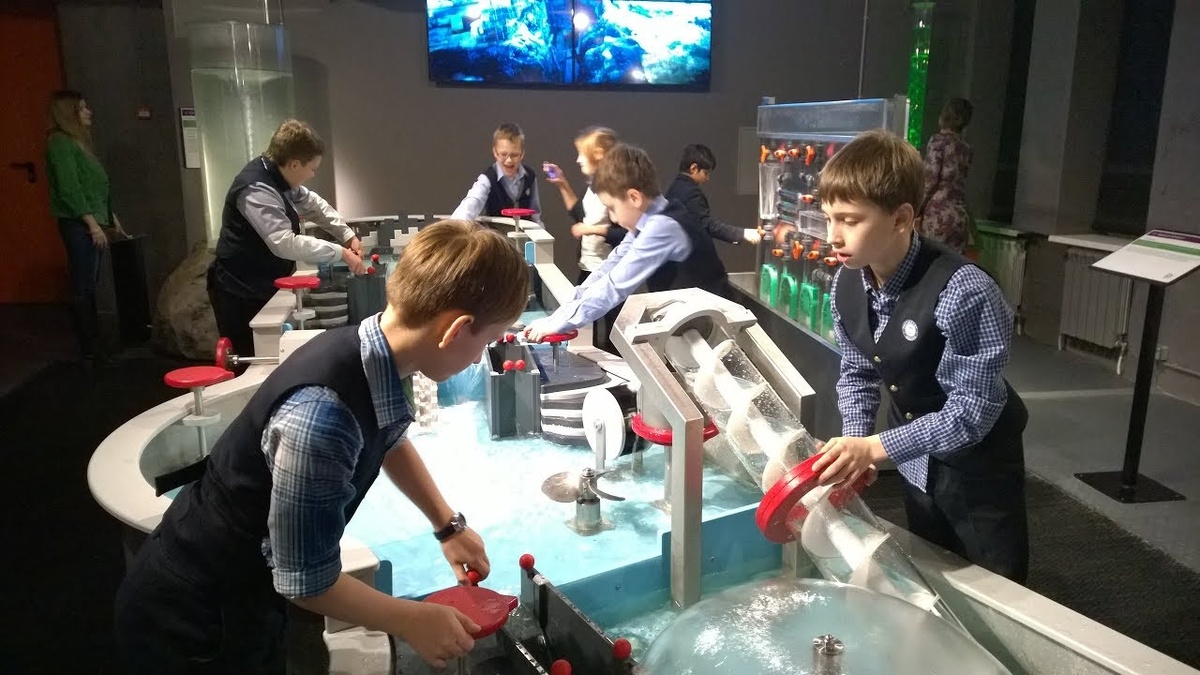 Современные музеи для детей — это не скучные залы, а увлекательное интерактивное приключение.