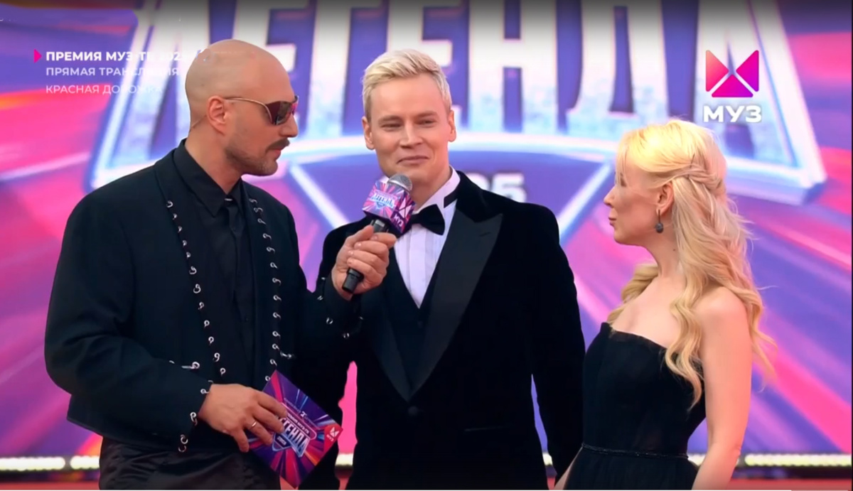 ЯРОСЛАВ ДРОНОВ С ЕКАТЕРИНОЙ МИЗУЛИНОЙ НА КРАСНОЙ ДОРОЖКЕ