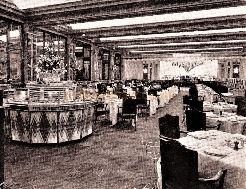 Гриль-зал ресторана Трокадеро. 1930-е гг.  Изображение из открытых источников.
