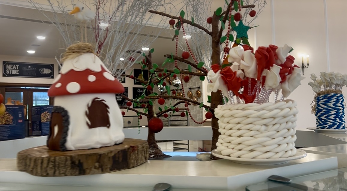 Просто украшение на столах раздачи 